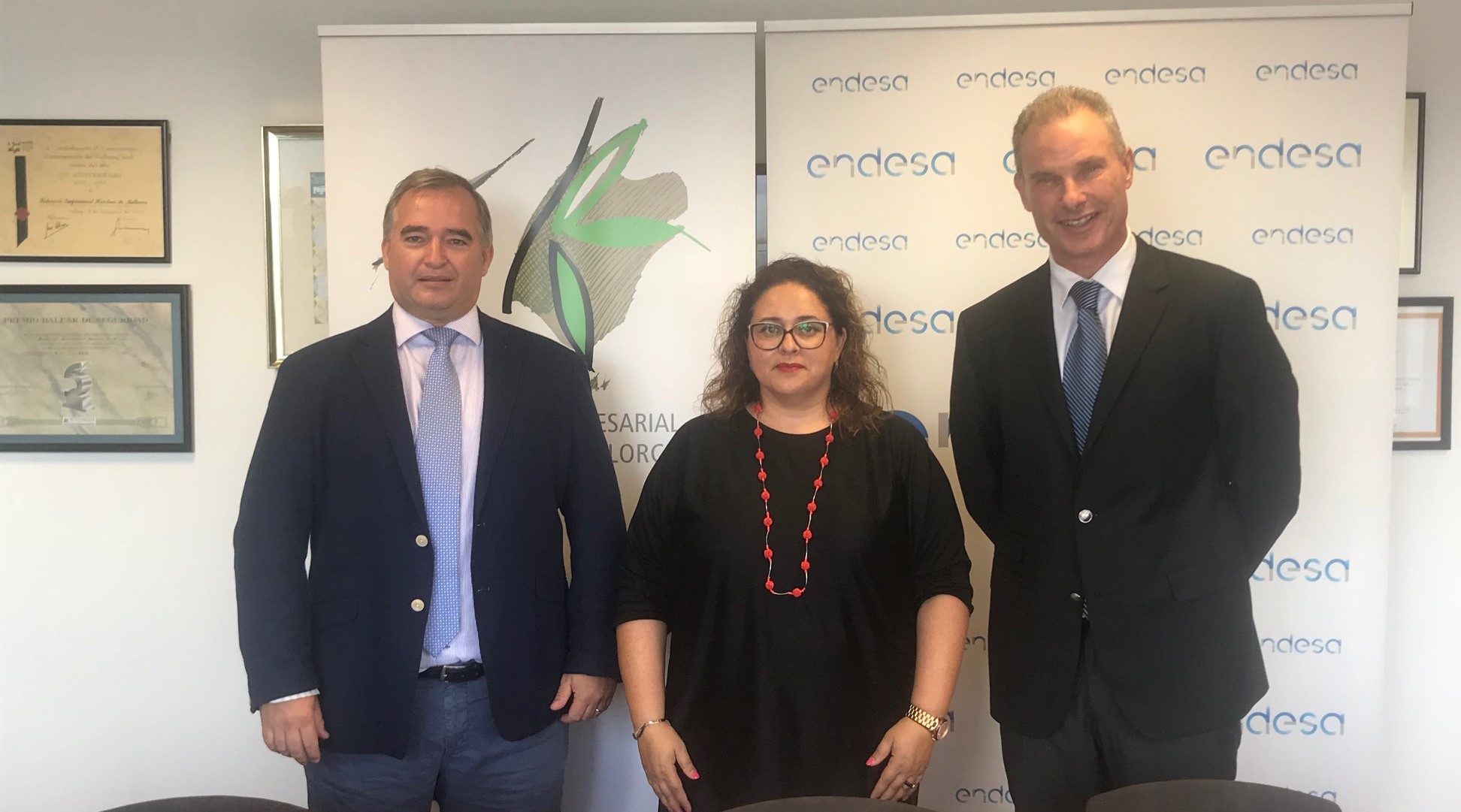 La FEHM y Endesa firman un convenio de colaboración que permitirá el desarrollo de proyectos de inversión en instalaciones de eficiencia energética para los asociados de la Federación