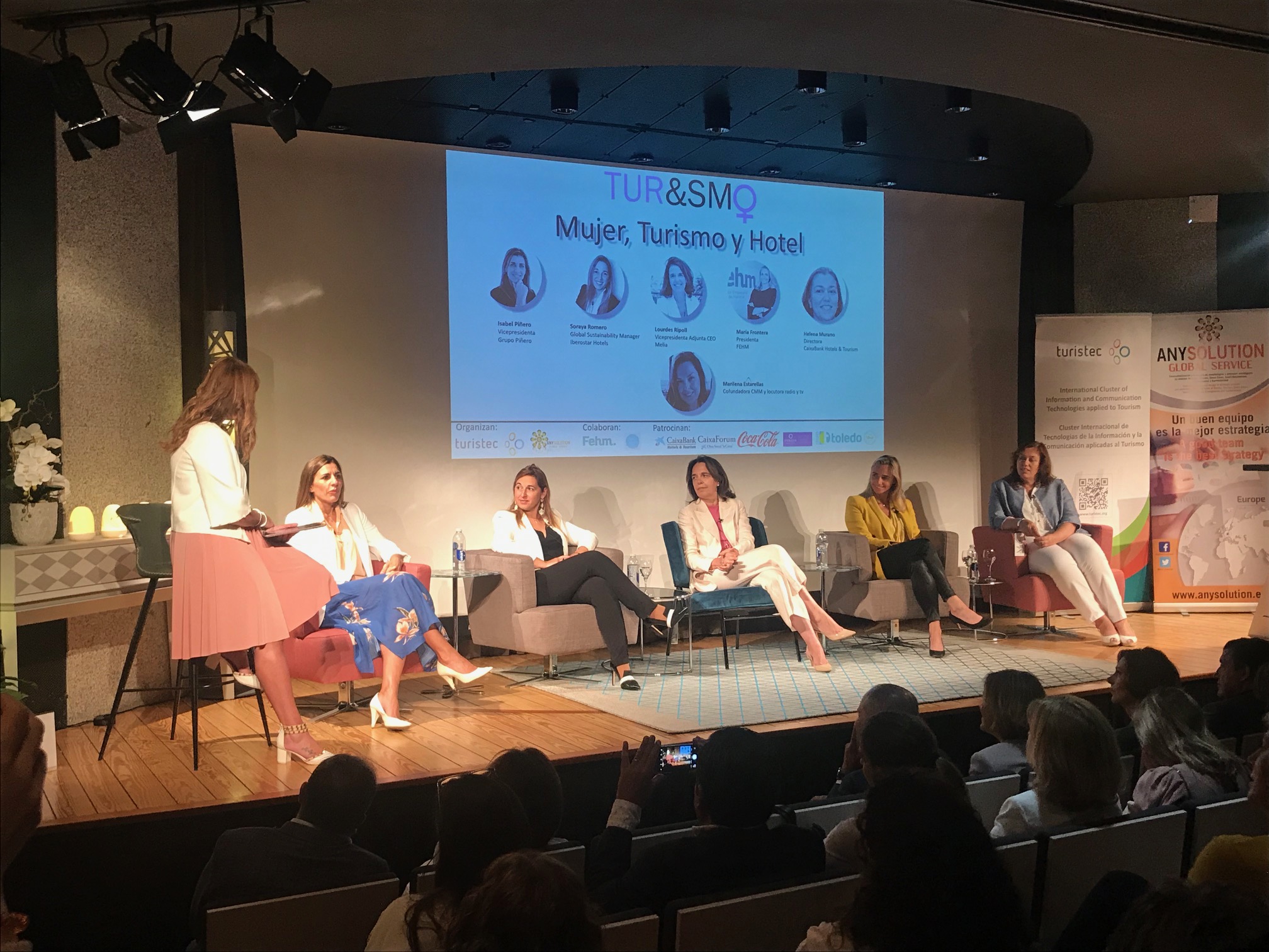 La FEHM asiste al I Congreso Mujer y Turismo