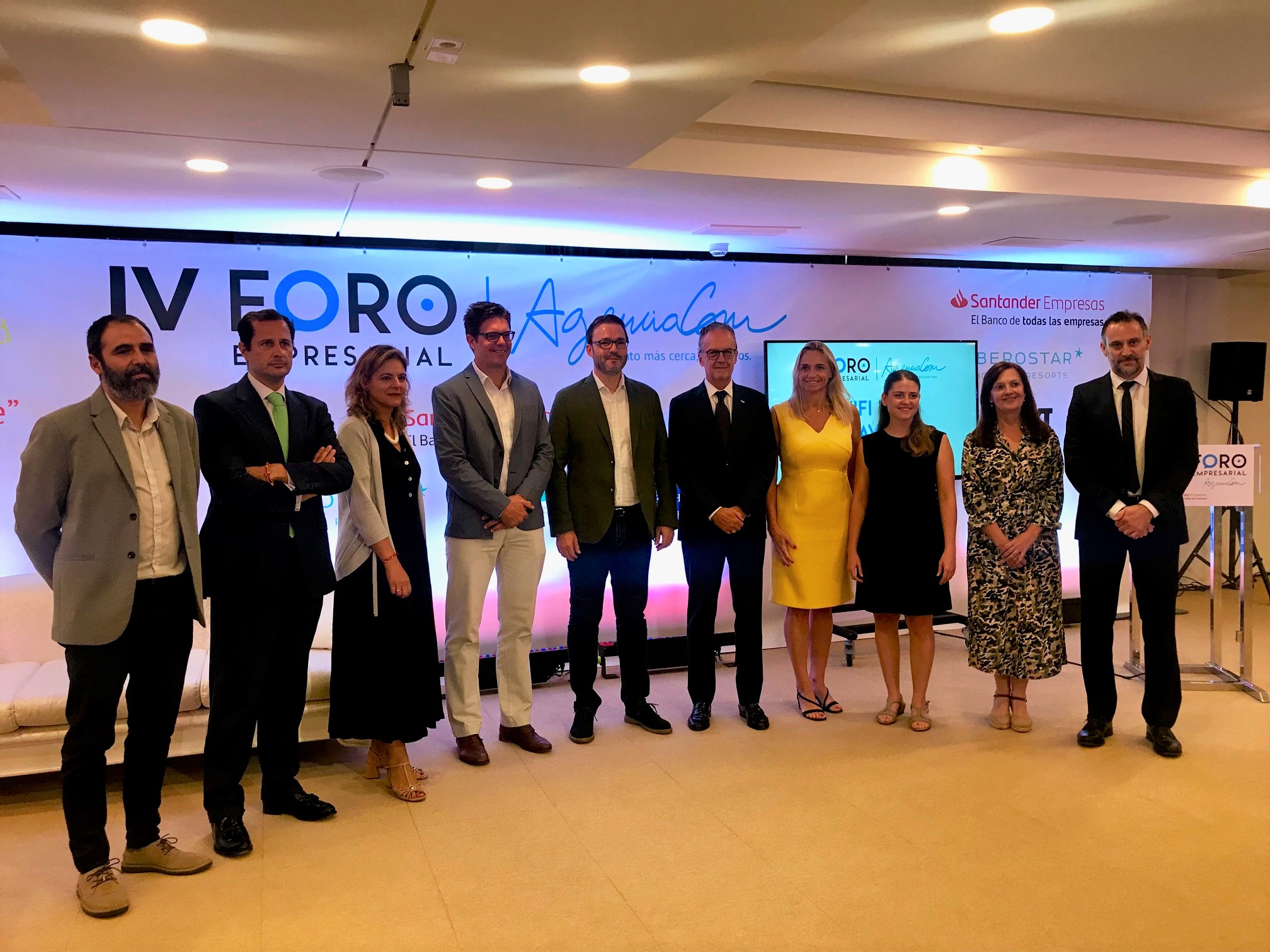 La presidenta de la FEHM, Maria Frontera, ha asistido esta mañana al IV Foro Agenciacom “Turismo y movilidad sostenible”