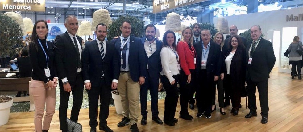 La FEHM asiste a la segunda jornada de FITUR