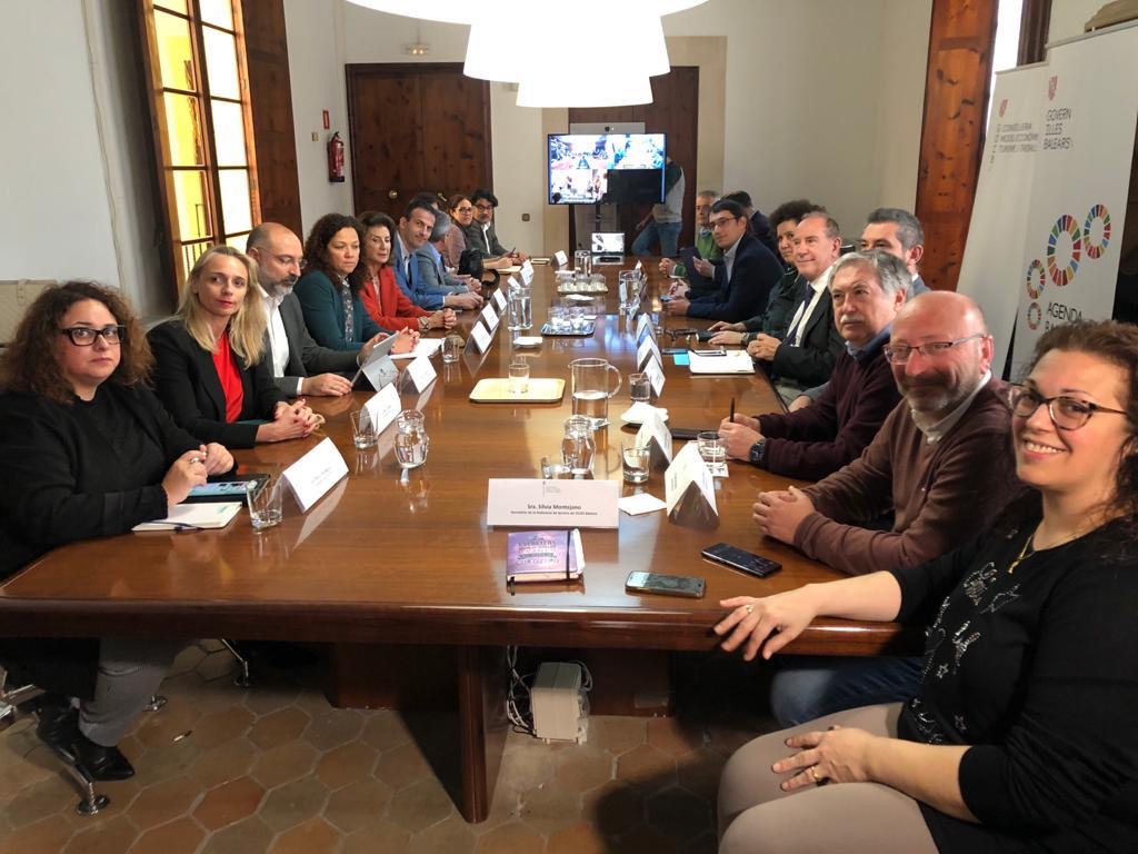 La FEHM participa en la reunión celebrada en la Conselleria de Turismo con motivo de la cancelación de la feria ITB de Berlín
